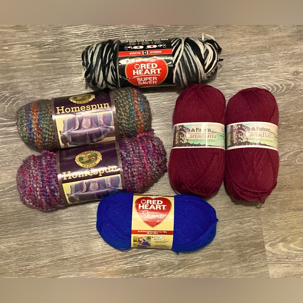 Lot of yarn - Red Heart, Lion Homespun, Patons